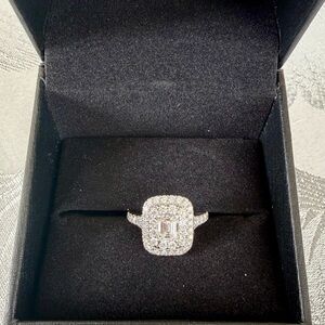14 carat white gold Halo Diamond Engagement Ring